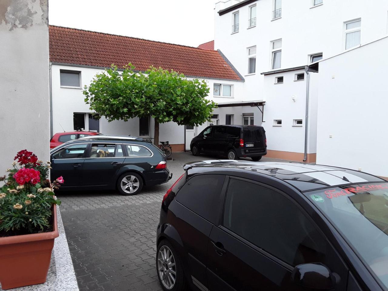 Goldener Anker Hotel Genthin Exterior photo