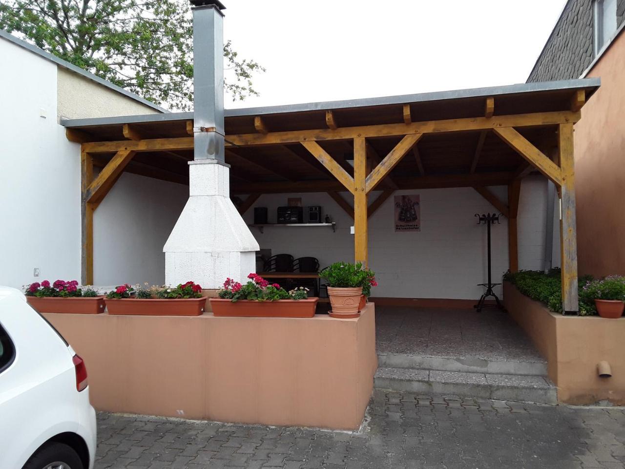 Goldener Anker Hotel Genthin Exterior photo